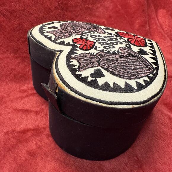Anna Sui Heart Shaped Jewelry Box Cat Design Embroidered Vintage Style - Picture 2 of 8
